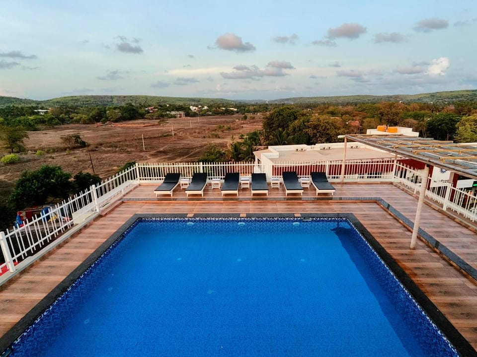 Natural landscape, Bird's eye view, Pool view, Swimming pool
