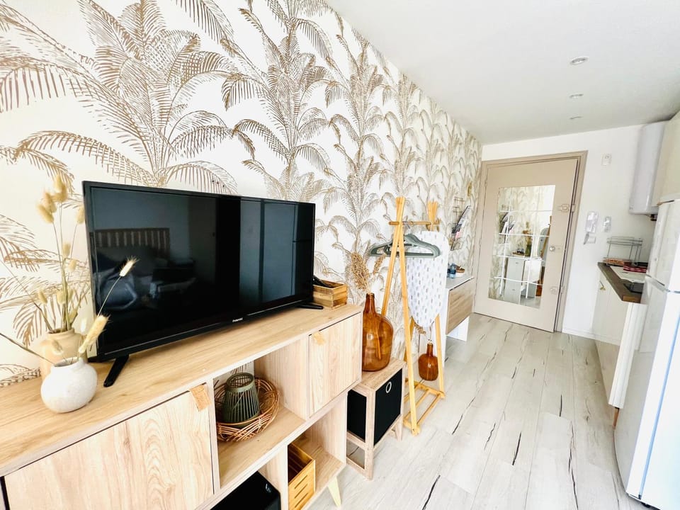 LES PALMIERS - Appartement avec piscine proche plages - Wifi et Clim Apartment in Antibes