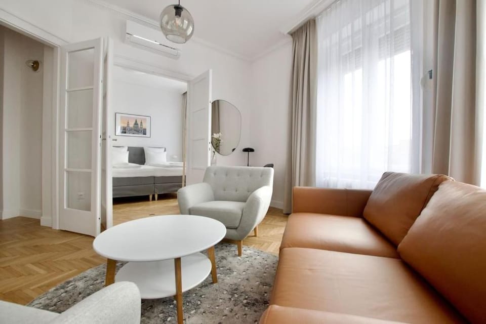 Premium Apartment by Hi - Central 2 BR - best view Apartment in Budapest