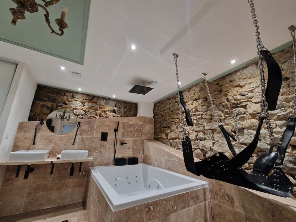 L'éxperience LOVE ROOM Apartment in Auvergne-Rhône-Alpes