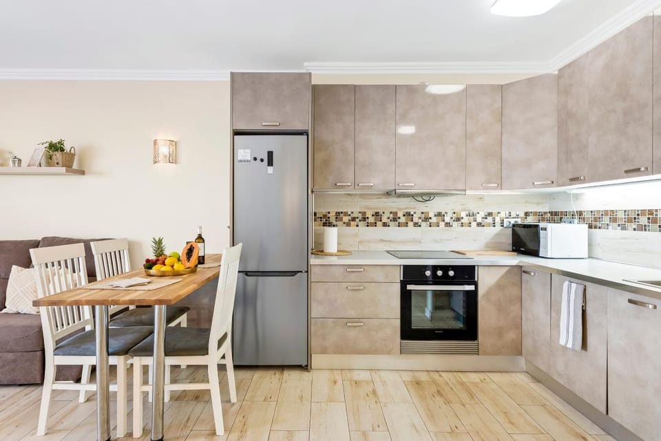 Dining area, dishwasher, minibar, pet friendly, kitchen