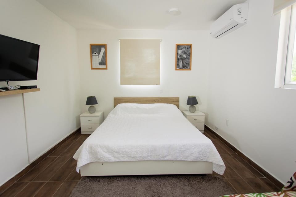 Bed, TV and multimedia, Bedroom, air conditioner