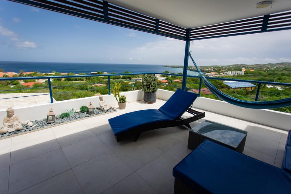 Natural landscape, View (from property/room), Balcony/Terrace, Seating area, Sea view