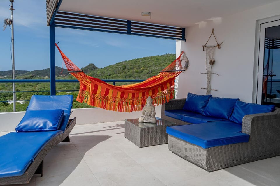 Balcony/Terrace, Seating area, Mountain view, sunbed