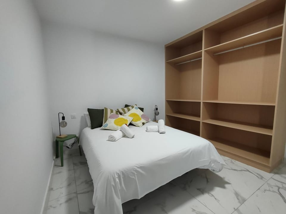 Bed, Photo of the whole room, Bedroom, wardrobe