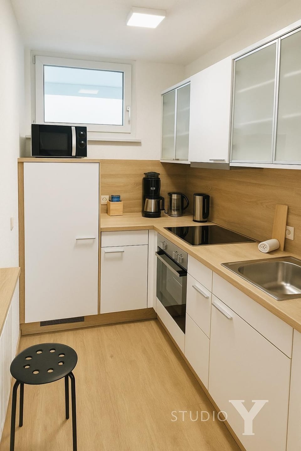 Coffee/tea facilities, Kitchen or kitchenette, dishwasher, oven, stove, toaster