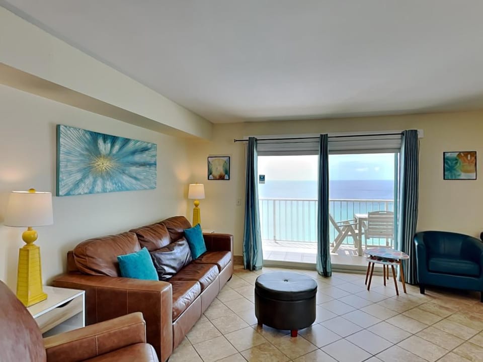 Balcony/Terrace, Living room, Seating area, Sea view, furniture