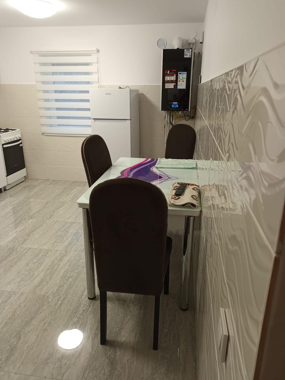 Kitchen or kitchenette, Dining area, hair dresser, minibar, pet friendly