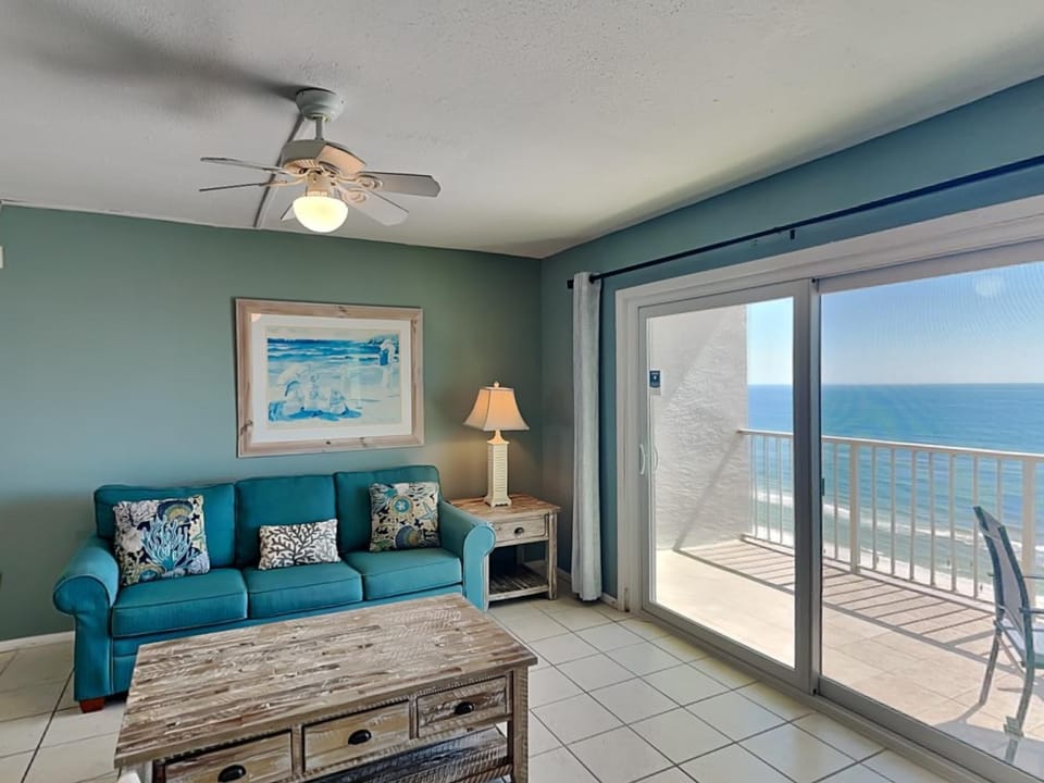 Balcony/Terrace, Living room, Seating area, Sea view, furniture
