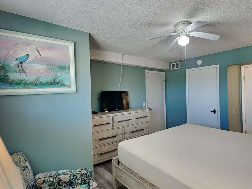 Bed, TV and multimedia, Bedroom, furniture, wardrobe