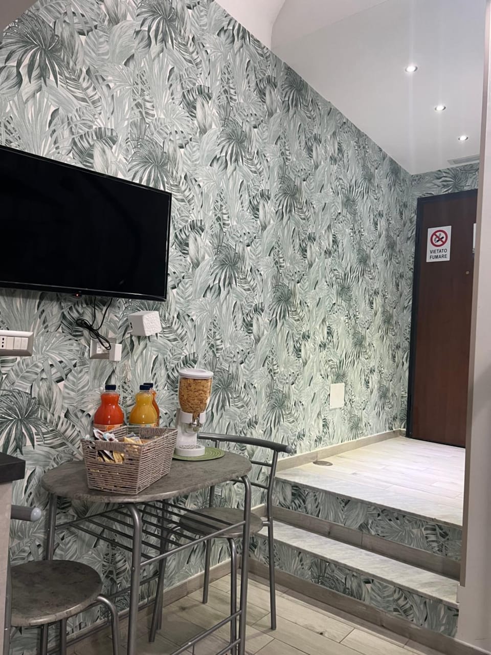 La Casa Di Raffaele Napoli Centro Bed and Breakfast in Naples