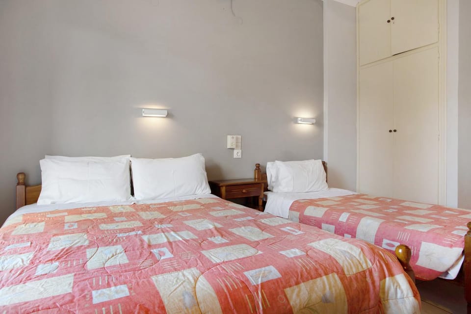 Property building, Living room, Bedroom