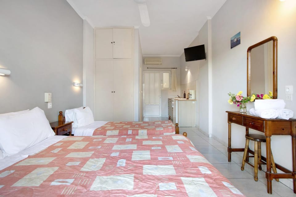 Property building, Living room, Bedroom