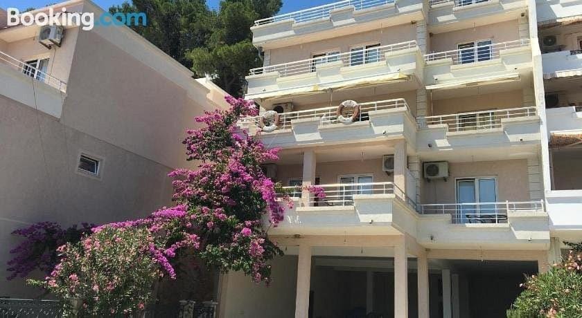 Property building, Spring, Day, Balcony/Terrace