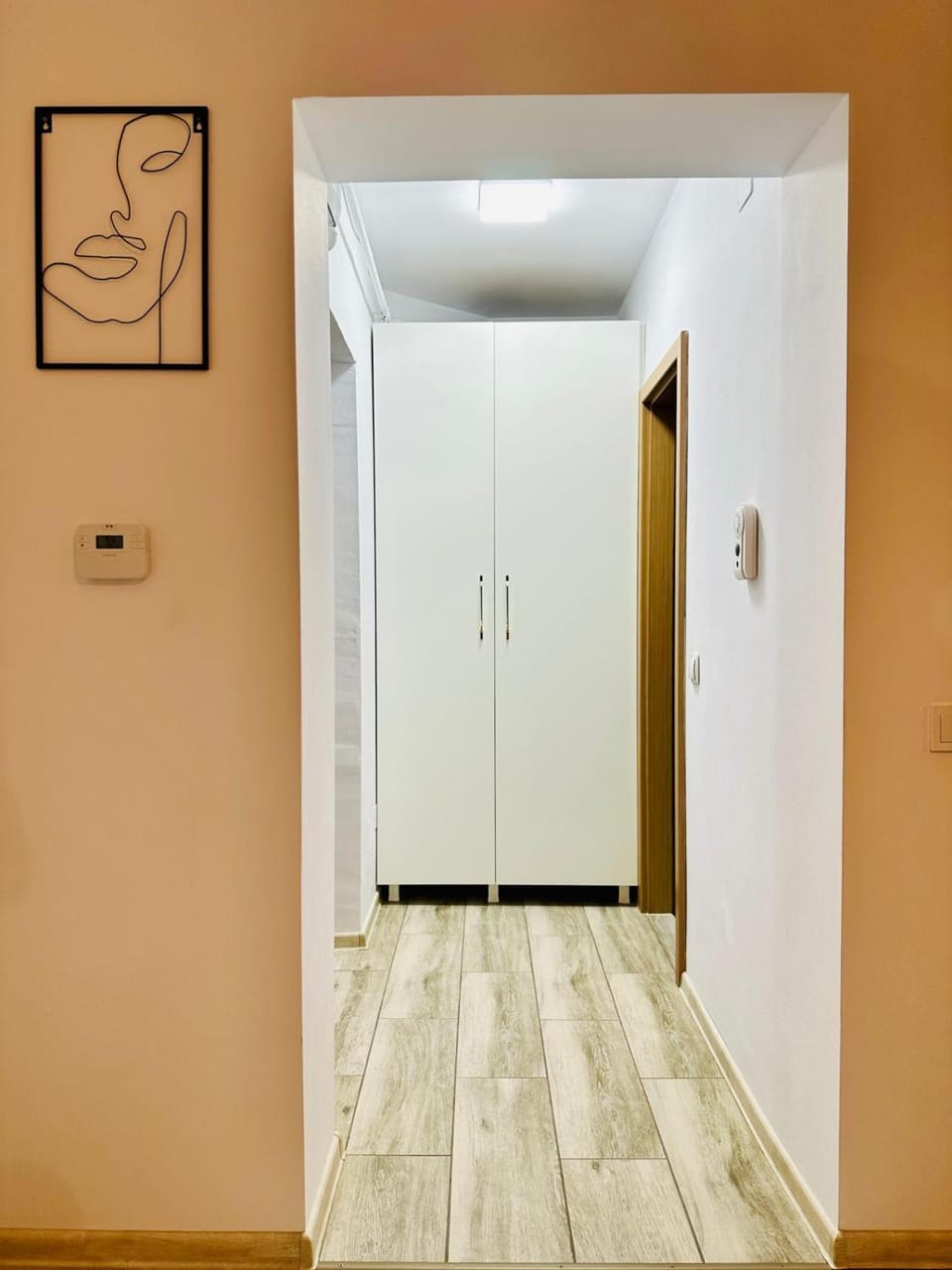Lobby or reception, wardrobe