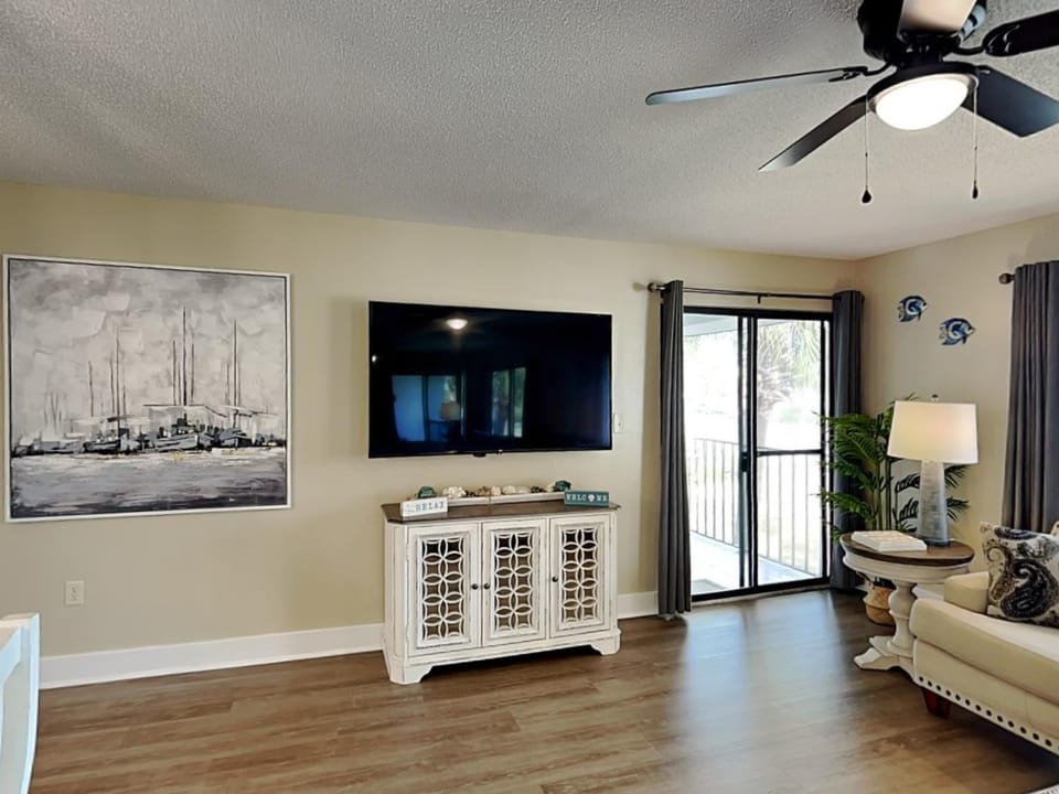 TV and multimedia, Balcony/Terrace, Living room, Seating area
