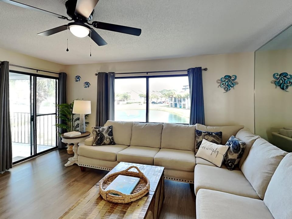 Balcony/Terrace, Living room, Seating area, Sea view, furniture