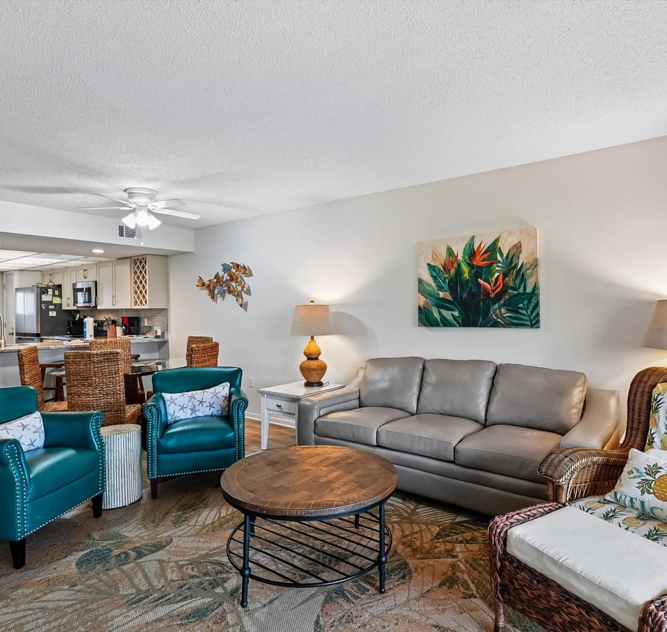 Kitchen or kitchenette, Living room, Seating area, Dining area, furniture