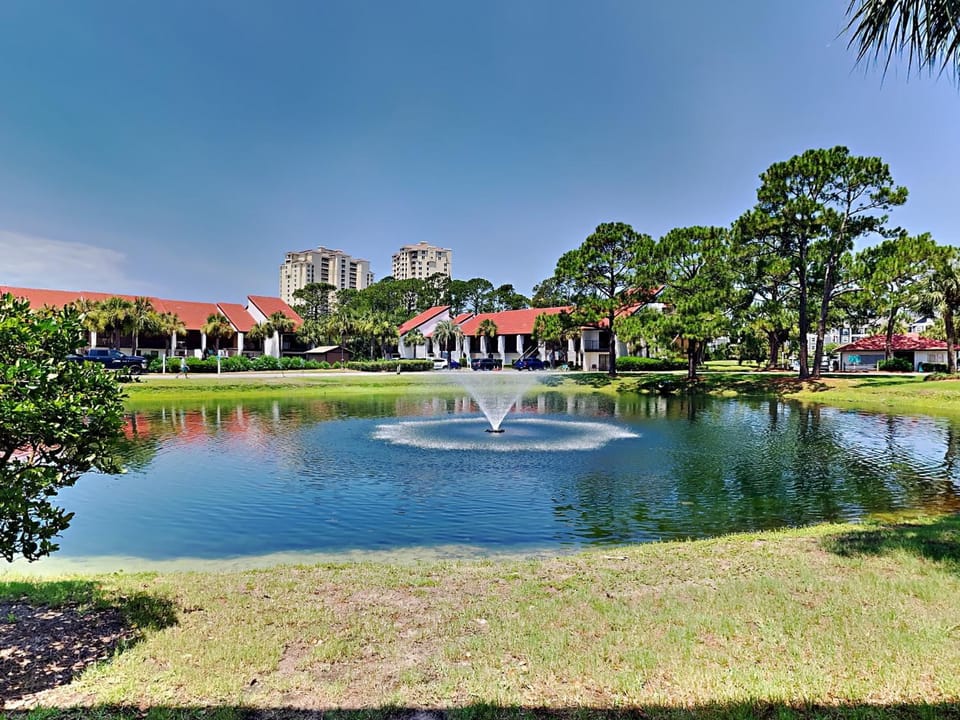 Property building, Natural landscape, Garden, Lake view