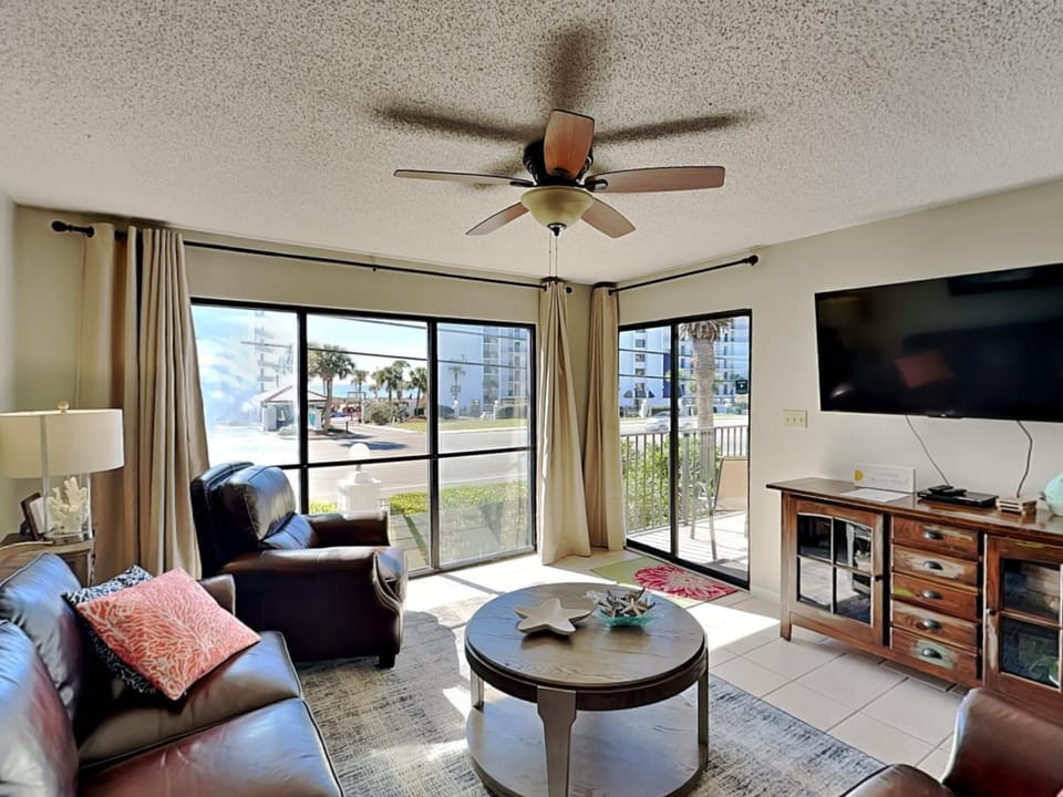 TV and multimedia, Living room, Seating area, furniture