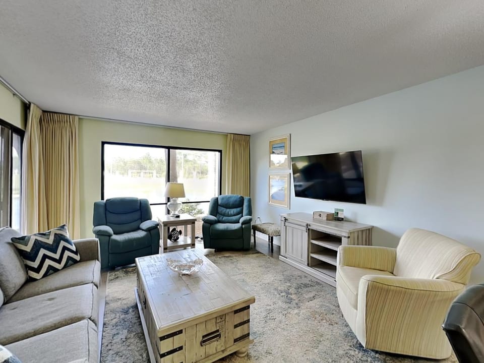 TV and multimedia, Living room, Seating area, furniture