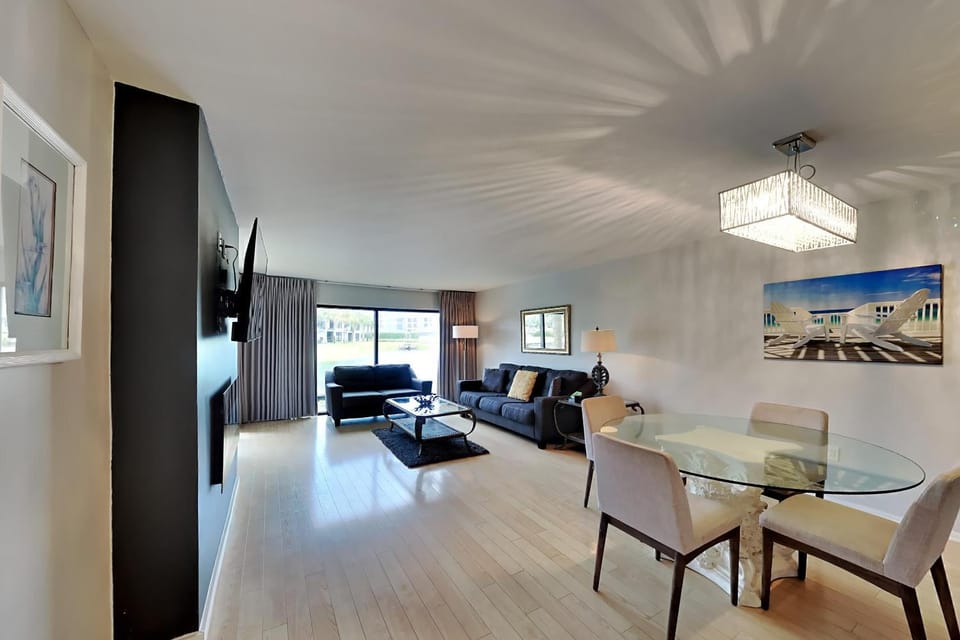 TV and multimedia, Living room, Seating area, Dining area, furniture