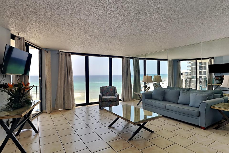 TV and multimedia, Balcony/Terrace, Living room, Seating area, Beach, Sea view