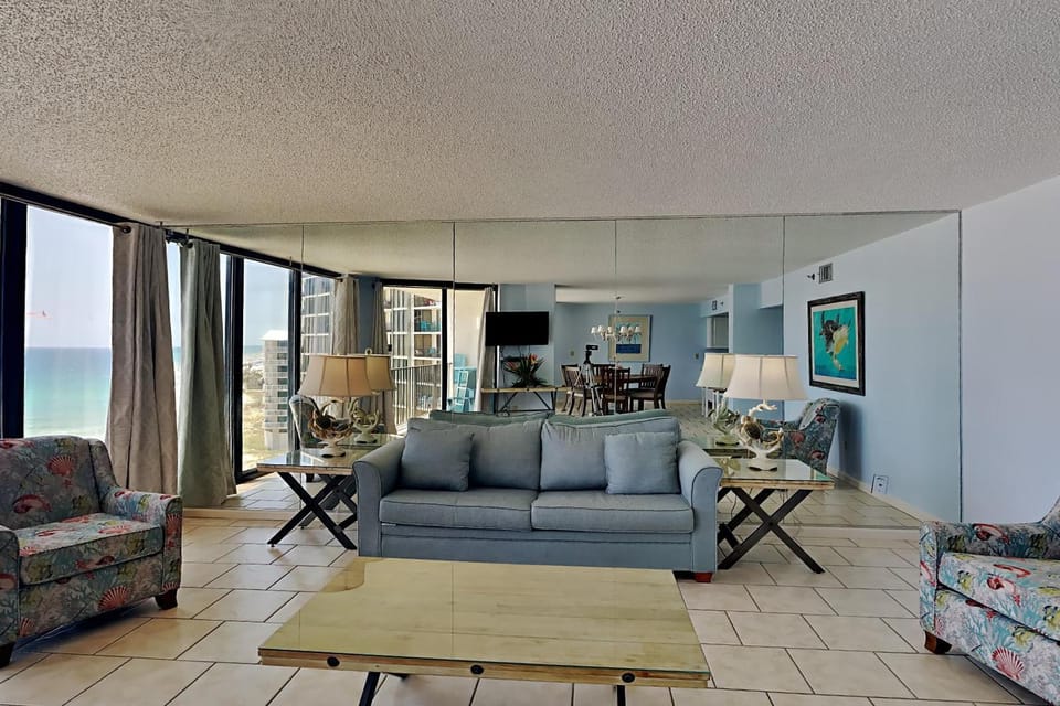 TV and multimedia, View (from property/room), Balcony/Terrace, Living room, Seating area, Dining area, Sea view