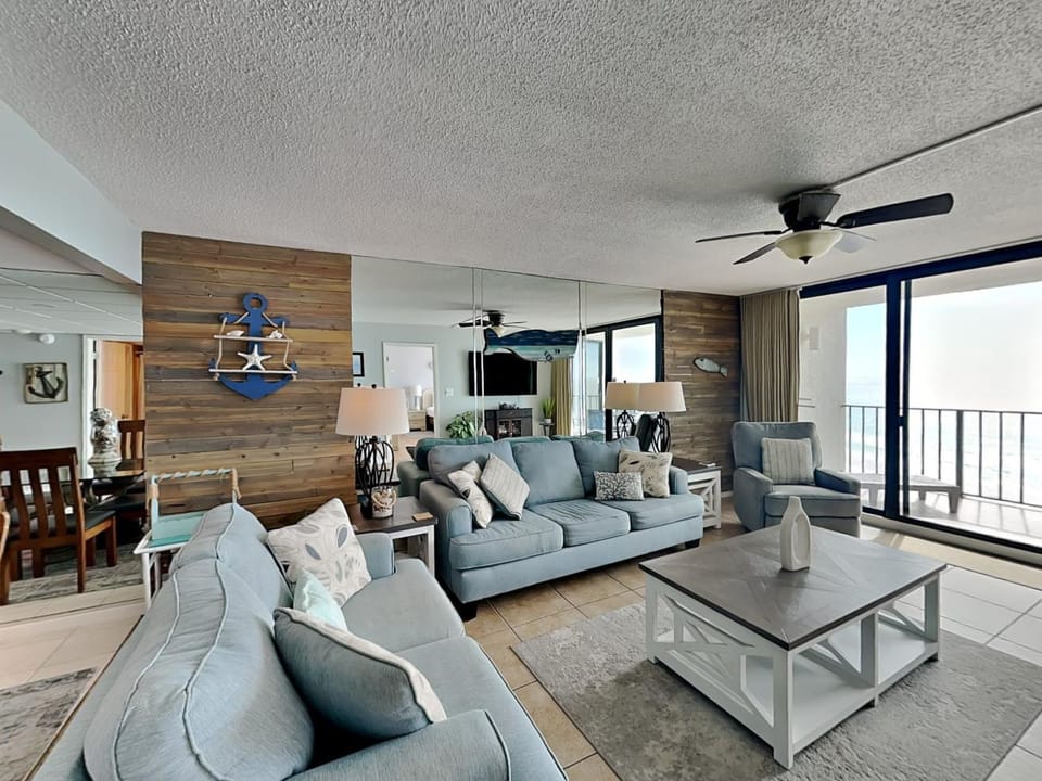 TV and multimedia, Balcony/Terrace, Living room, Seating area, Sea view, furniture