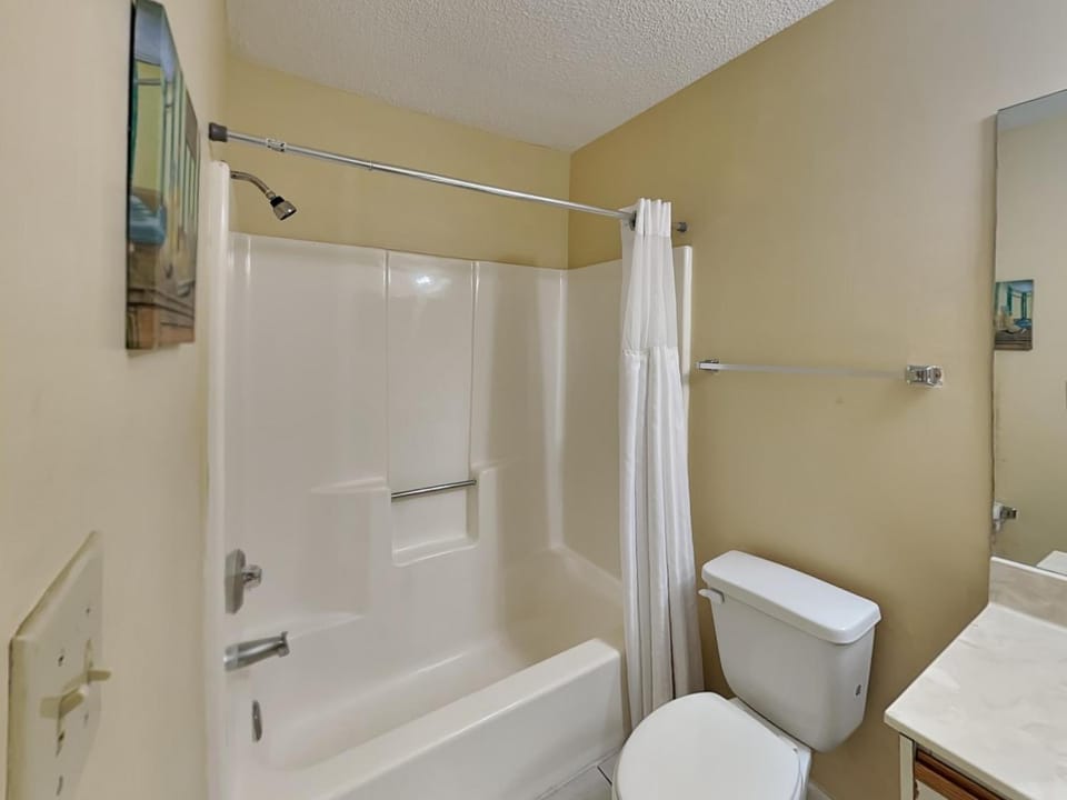 Shower, Toilet, Bathroom, Bath, towels
