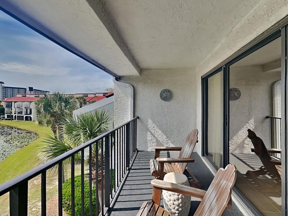 Neighbourhood, Golfcourse, View (from property/room), Balcony/Terrace