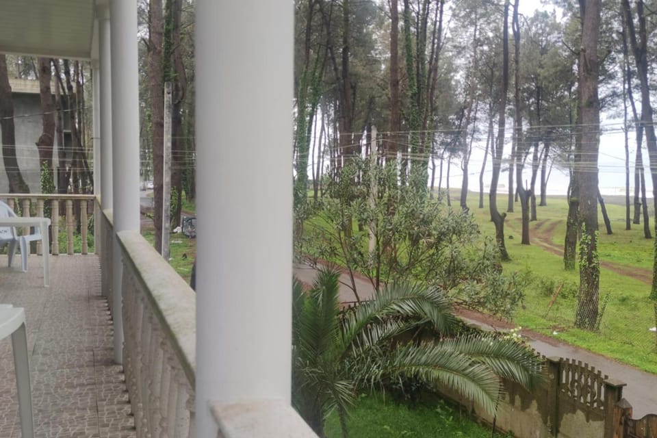 4 Bed Villa-Sleeps 8-Parking-Garden-Sea View Villa in Georgia