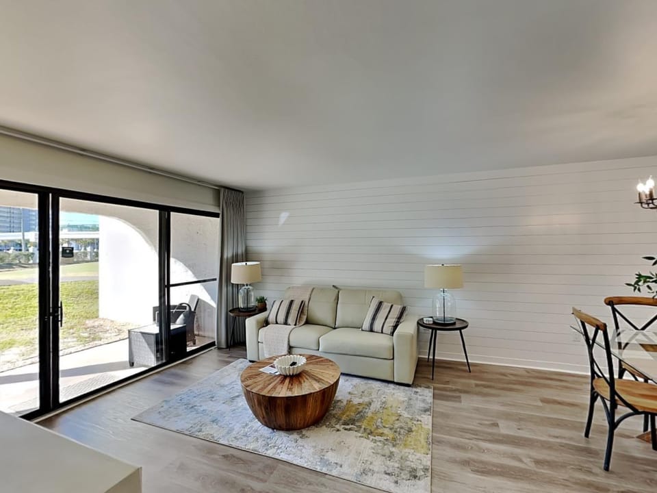 Balcony/Terrace, Living room, Seating area, furniture