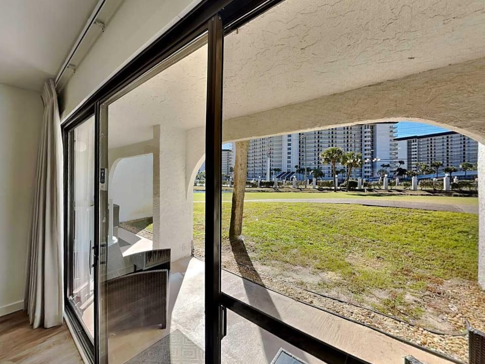 View (from property/room), Balcony/Terrace, City view