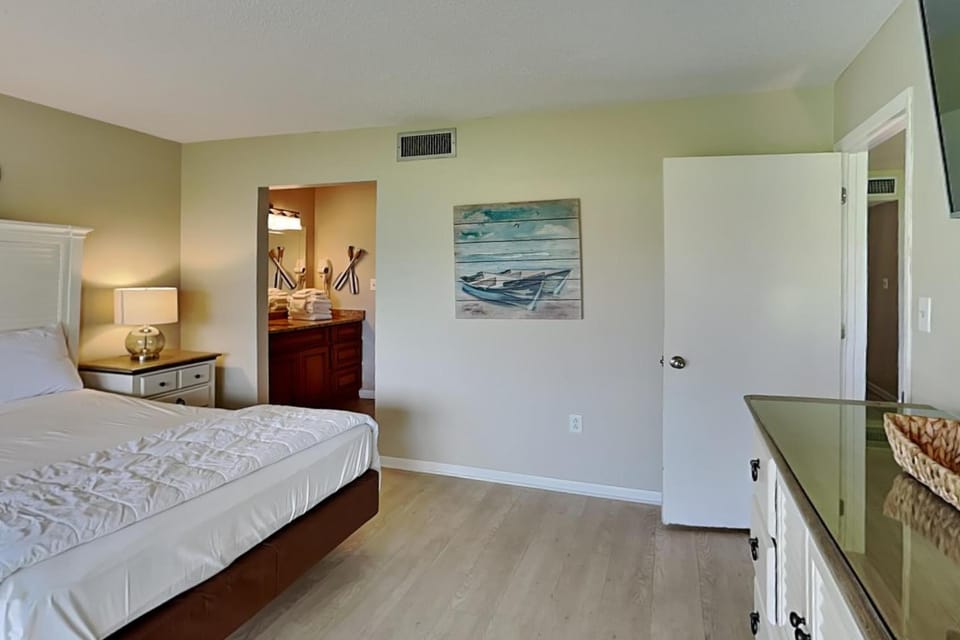 Bed, Bedroom, furniture, air conditioner