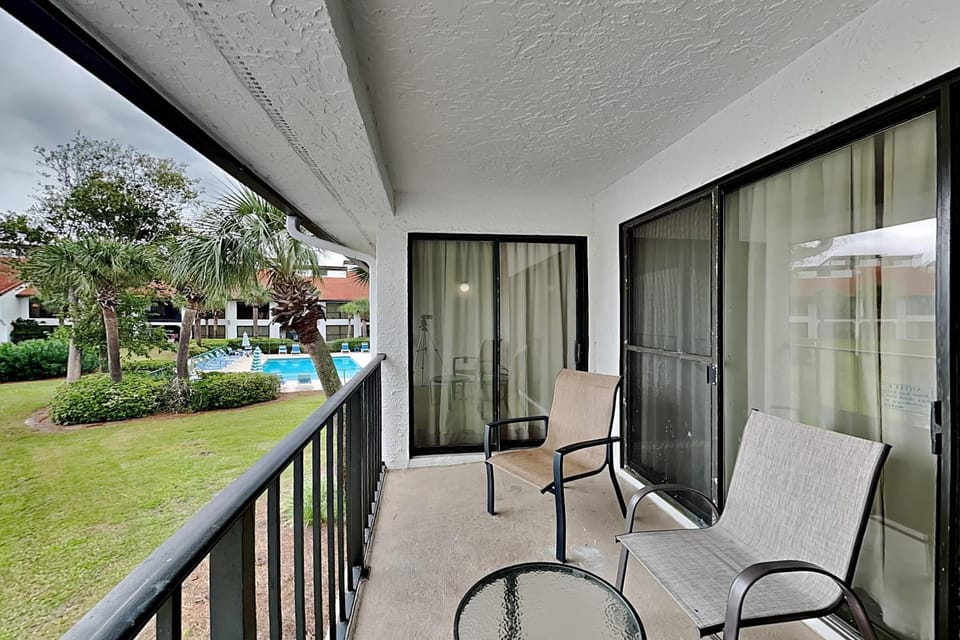 Garden, Balcony/Terrace, Pool view