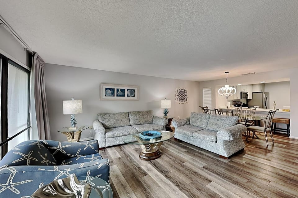Kitchen or kitchenette, Living room, Seating area, Dining area, furniture