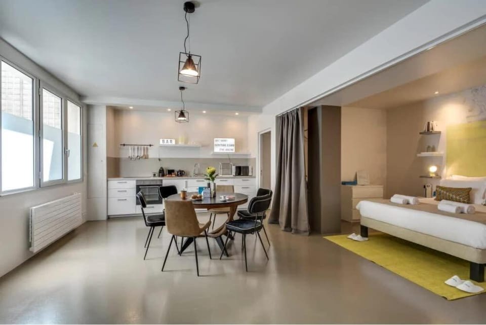 Modern and eclectic 3BD duplex in Le Marais! Apartment in Paris