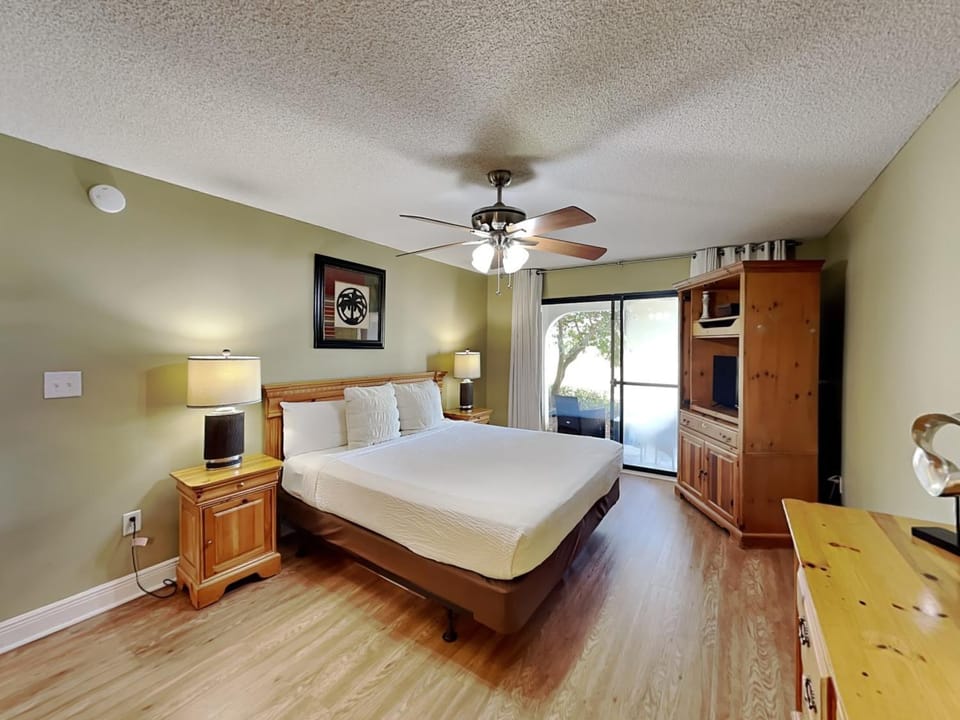 Bed, TV and multimedia, Balcony/Terrace, Bedroom, furniture