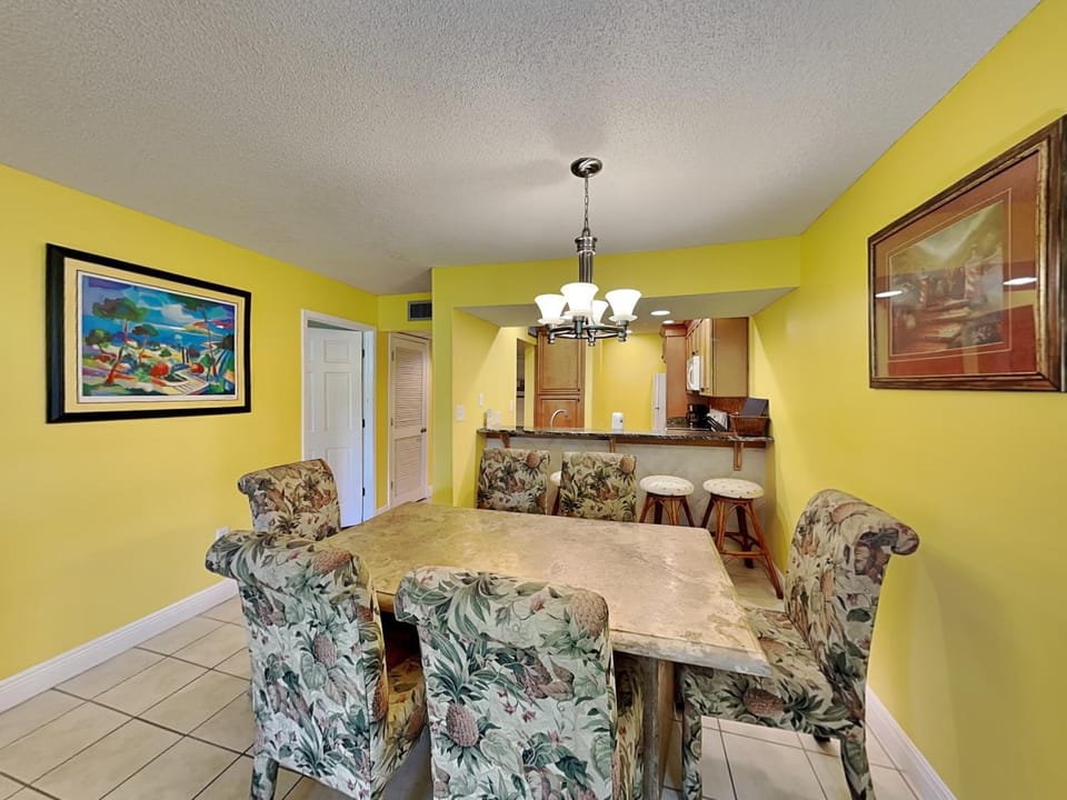 Kitchen or kitchenette, Dining area, furniture