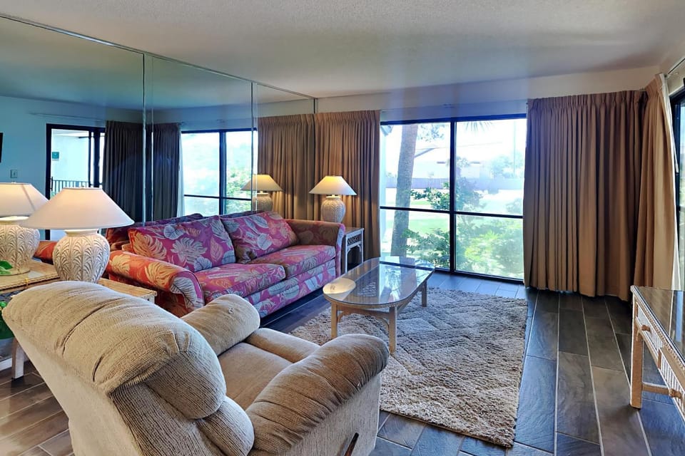 Natural landscape, Garden, TV and multimedia, Living room, Seating area, Garden view, furniture