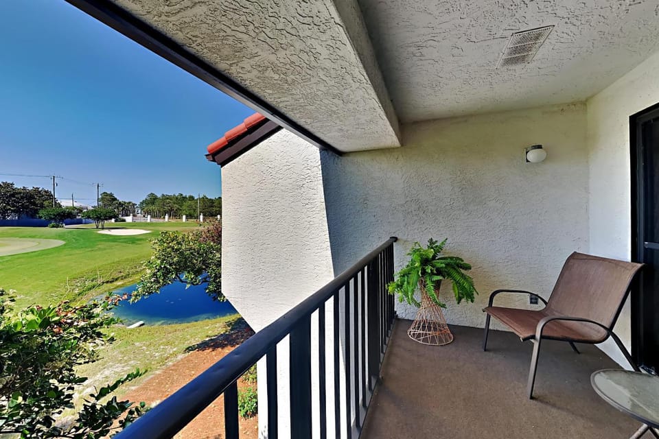 Patio, Golfcourse, Balcony/Terrace, Seating area, Sea view