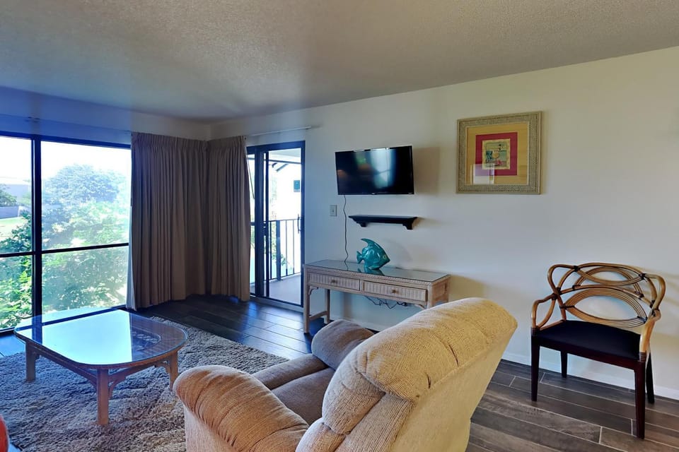 TV and multimedia, Balcony/Terrace, Living room, Seating area, Garden view, furniture