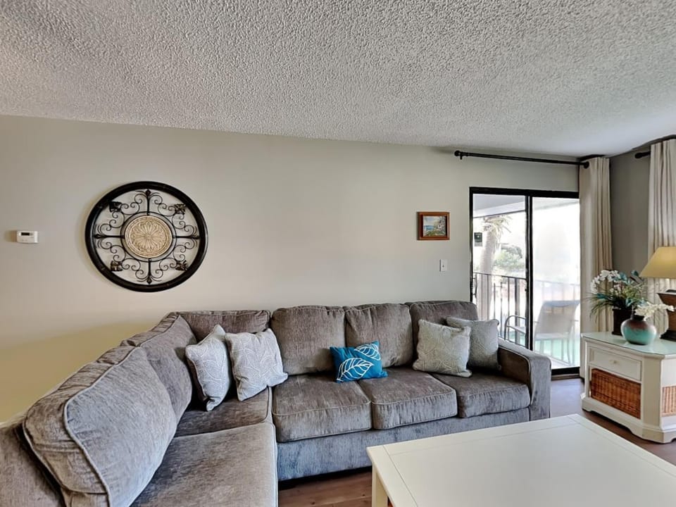 Balcony/Terrace, Living room, Seating area, furniture