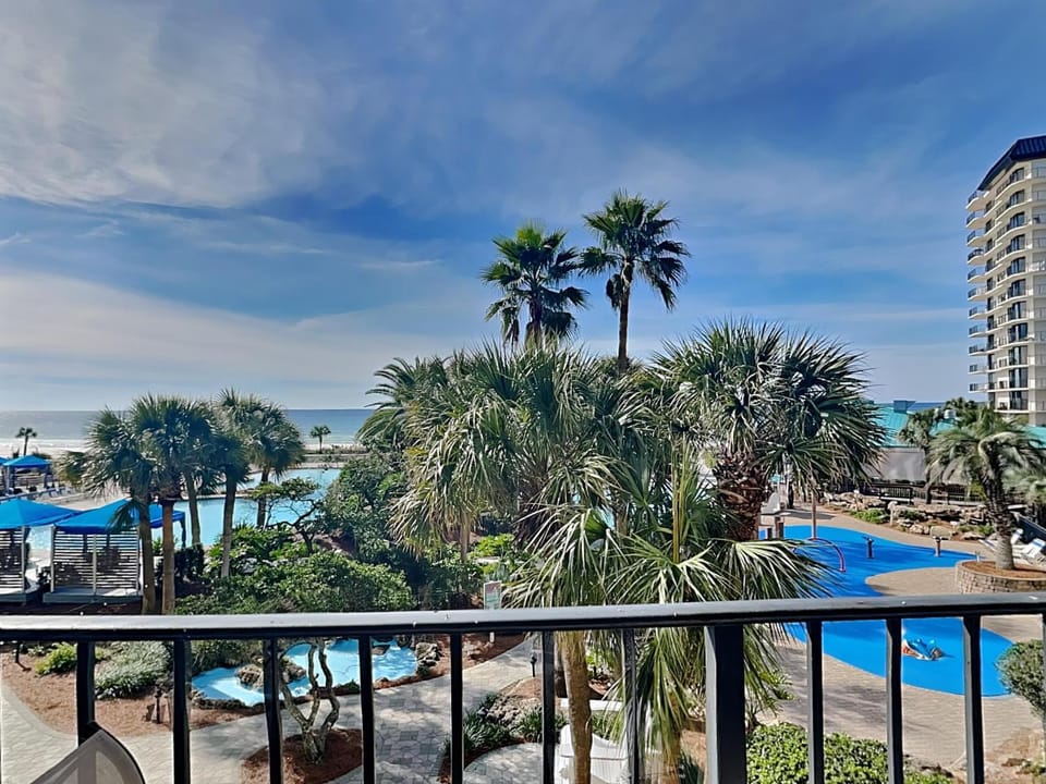 Garden, Balcony/Terrace, Beach, Pool view, Sea view, Swimming pool