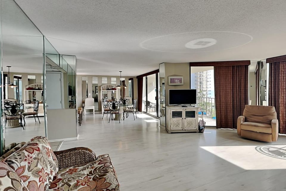 TV and multimedia, Living room, Seating area, City view, furniture