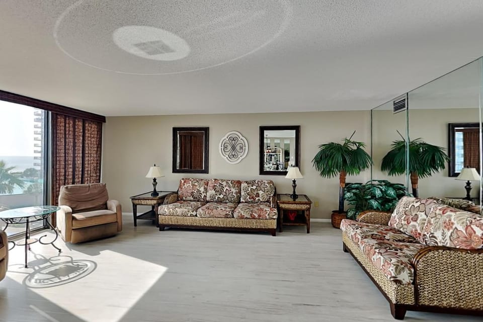 Balcony/Terrace, Living room, Seating area, Sea view, furniture