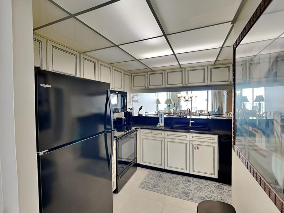 Kitchen or kitchenette, kitchen