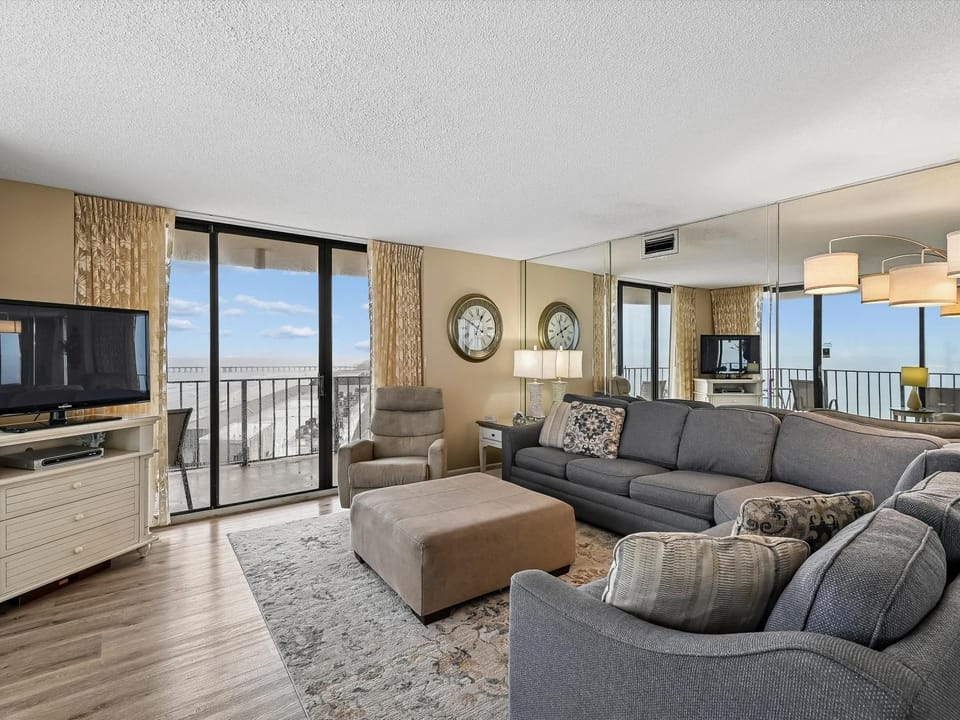 TV and multimedia, Balcony/Terrace, Living room, Seating area, Sea view, furniture, air conditioner