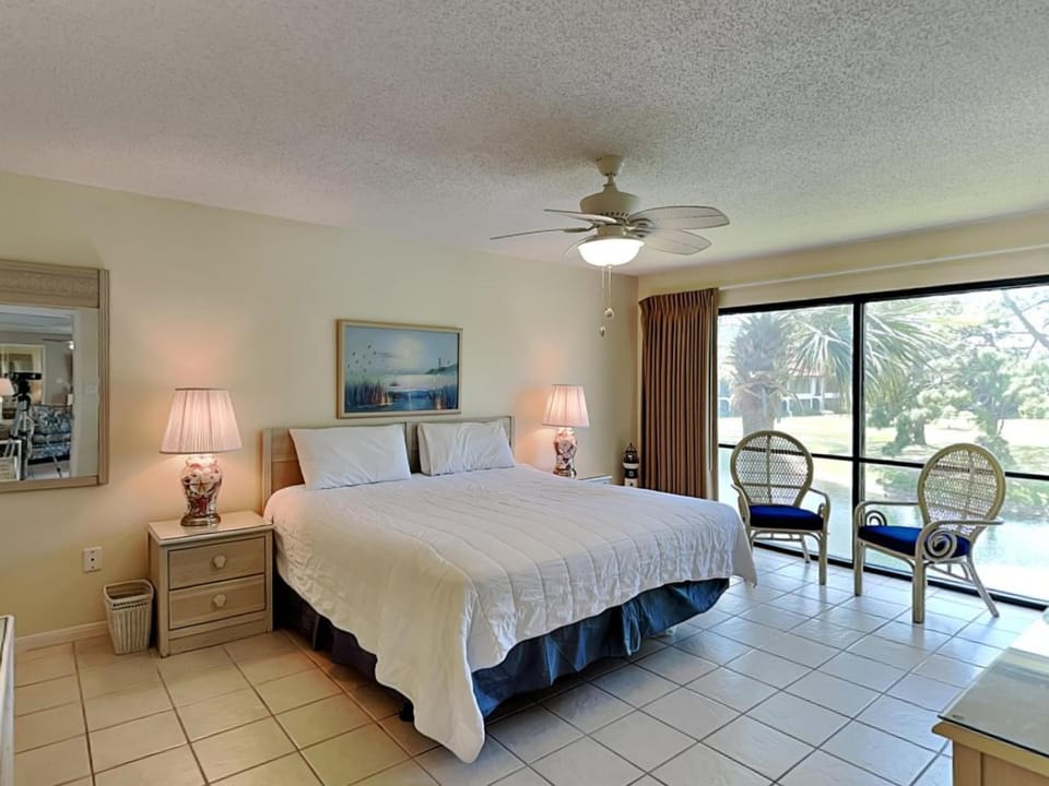Bed, Balcony/Terrace, Seating area, Bedroom, furniture